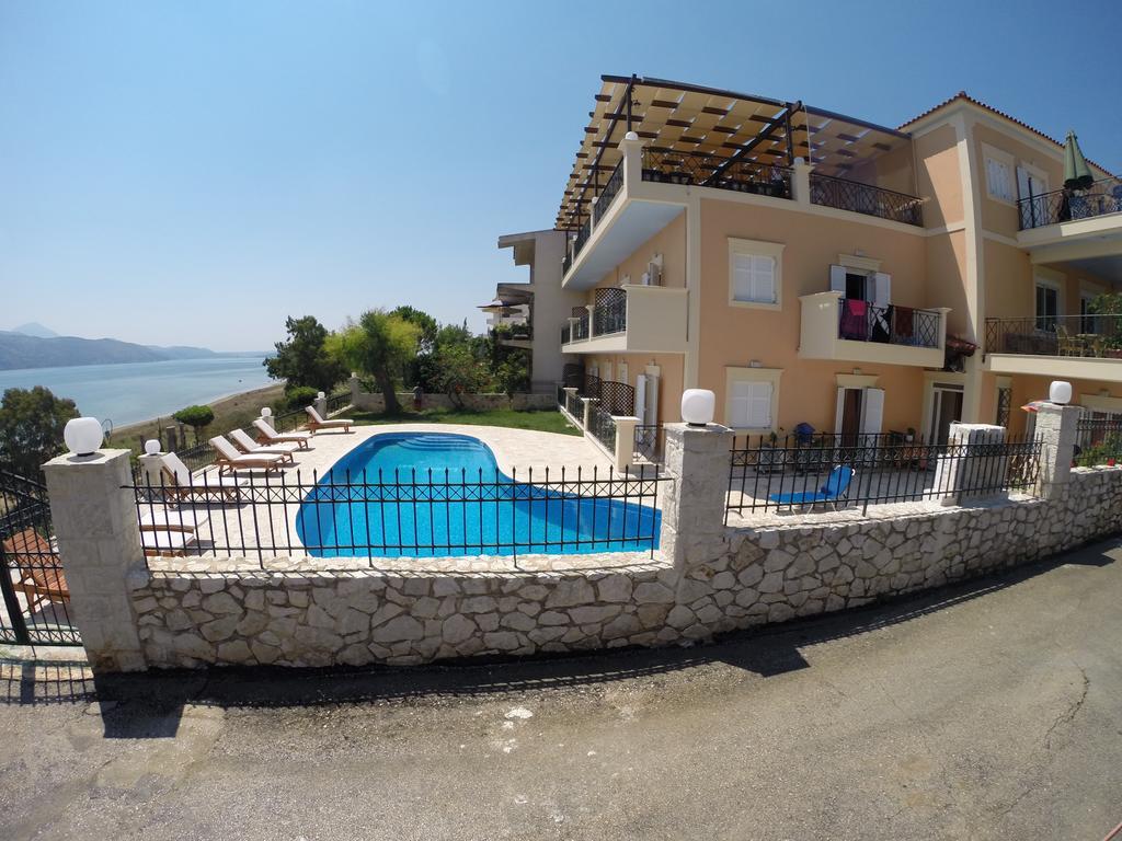 Lazaratos Hotel Kouvalata Exteriér fotografie
